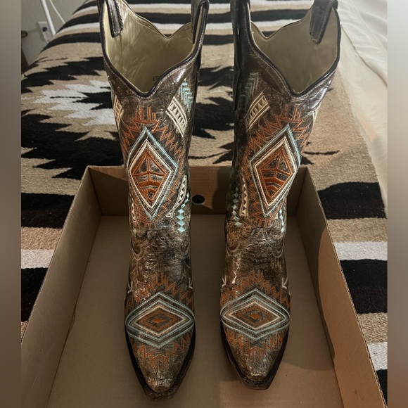 Women’s corral boots - Picture 2 of 5